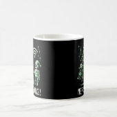 AI Robot mit Tech Christmas Tree - Merry Techmas Kaffeetasse (Mittel)