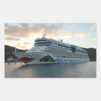 AIDAluna Kreuzfahrtschiff in Road Town auf Tortola