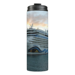 AIDAluna Kreuzfahrtschiff in Road Town auf Tortola Thermosbecher