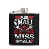 Aim Small Miss Small Dart Flask 6 oz. Flachmann (Vorderseite)