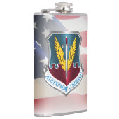 Air Combat Command mit amerikanischer Flagge Flachmann (Rechts)