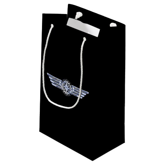 Air Pilot Chrome like Wings Compass auf schwarz Kleine Geschenktüte (Rückseite Schrägansicht)