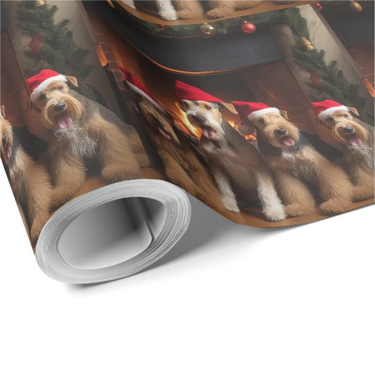 Airedale am Feuerplatz Weihnachten Geschenkpapier (Rolleneckpunkt)