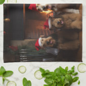 Airedale am Feuerplatz Weihnachten Geschirrtuch (Gefaltet)