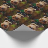 Airedale Hund am St. Patrick's Day Geschenkpapier (Ecke)