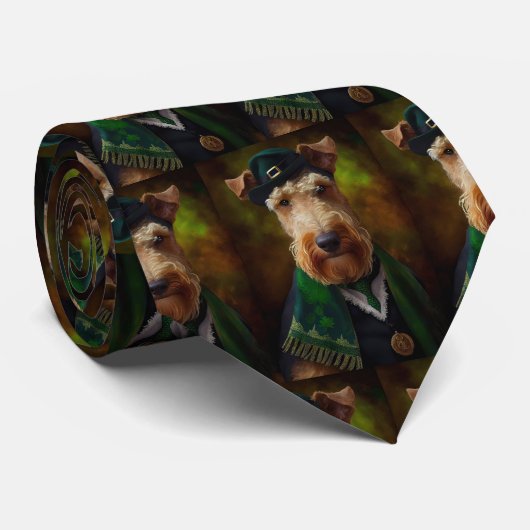 Airedale Hund am St. Patrick's Day Krawatte (Gerollt)