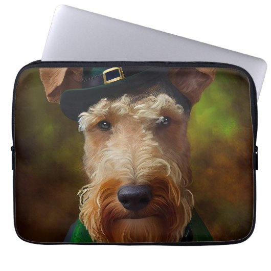 Airedale Hund am St. Patrick's Day Laptopschutzhülle (Vorderseite)