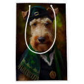 Airedale Hund am St. Patrick's Day Mittlere Geschenktüte (Vorderseite)