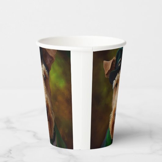 Airedale Hund am St. Patrick's Day Pappbecher (Rechts)