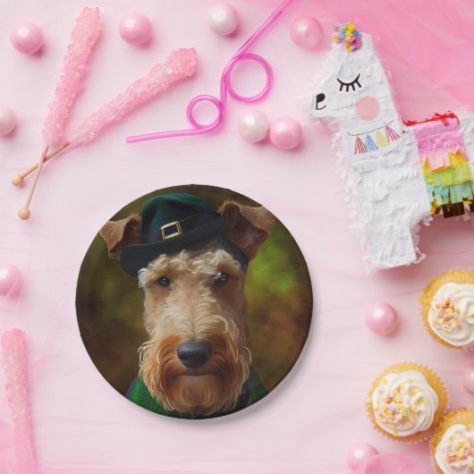 Airedale Hund am St. Patrick's Day Pappteller (Party)