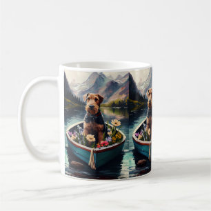 Airedale-Hund auf einem Paddel: Ein landschaftlich Kaffeetasse