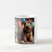 Airedale Hund mit Kuchen und Ballons Kaffeetasse (Mittel)