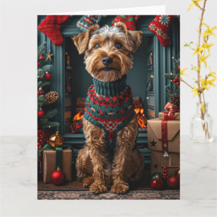 Airedale Hund mit Weihnachtsgeschenken Feuerplatz Karte