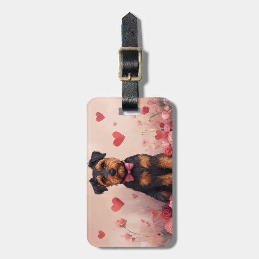 Airedale mit Rose - Valentinstag Gepäckanhänger (Vorderseite vertikal)