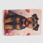 Airedale mit Rose - Valentinstag Golfhandtuch (Horizontal)