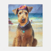 Airedale on Beach, Sommergeschenk für Hundefreunde Fleecedecke (Vorderseite)