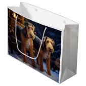 Airedale Snowy Sleigh Reiten Weihnachtsdekor Große Geschenktüte (Vorderseite Schrägansicht)