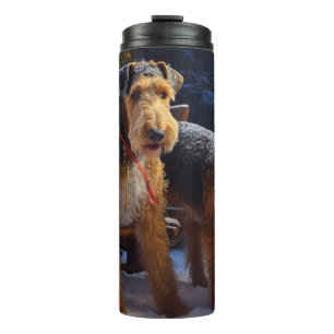 Airedale Snowy Sleigh Reiten Weihnachtsdekor Thermosbecher
