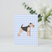 Airedale Terrier Blue Gingham Postkarte (Stehend Vorderseite)