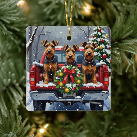 Airedale Terrier Christmas Red Truck Holiday Keramikornament (Baum)
