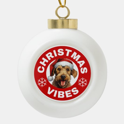 Airedale Terrier Christmas Vibes Keramik Kugel-Ornament (Vorderseite)