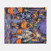 Airedale Terrier Dogs Trick-or-Treating Halloween Fleecedecke (Vorderseite (Horizontal))