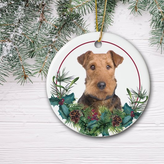 Airedale Terrier Evergreen Berry Wreath Keramik Ornament