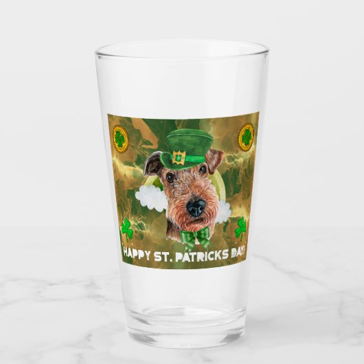 Airedale Terrier Gold Happy St Patricks Day Glass Glas (Vorderseite)