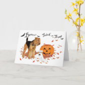 Airedale Terrier Halloween Karte (Gelbe Blume)