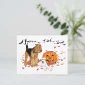 Airedale Terrier Halloween Postkarte (Stehend Vorderseite)