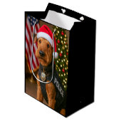 Airedale Terrier Holiday  Mittlere Geschenktüte (Vorderseite Schrägansicht)