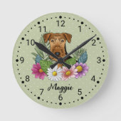 Airedale Terrier Hund Kopf mit Blume und Name Runde Wanduhr (Vorderseite)