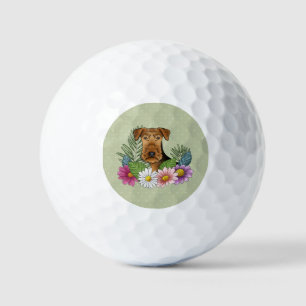 Airedale Terrier Hund mit farbenfrohen Blumen Grün Golfball