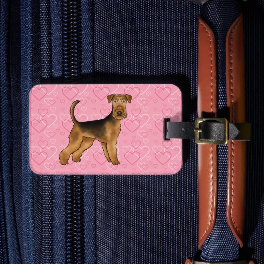 Airedale Terrier Hund mit rosa Herzen und Text Gepäckanhänger (Vorderseite Insitu 4)