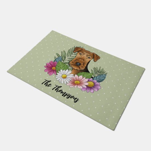 Airedale Terrier Hund und farbenfrohe Blume grün Fußmatte (Schrägansicht)