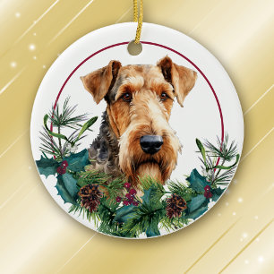Airedale Terrier Immergrüner Beerenkranz Keramik Ornament