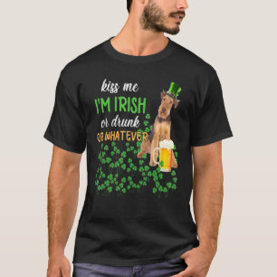 Airedale Terrier Kiss Me Ich bin irisch oder Betru T-Shirt