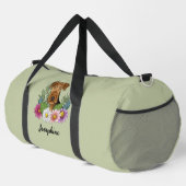 Airedale Terrier mit farbigen Blume und Namen Duffle Bag (Rechte Ecke)