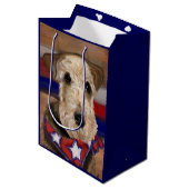 AIREDALE TERRIER MITTLERE GESCHENKTÜTE (Vorderseite Schrägansicht)