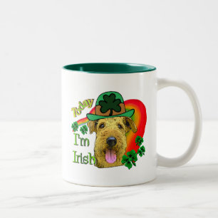 Airedale Terrier St. Patrick's Day Zweifarbige Tasse