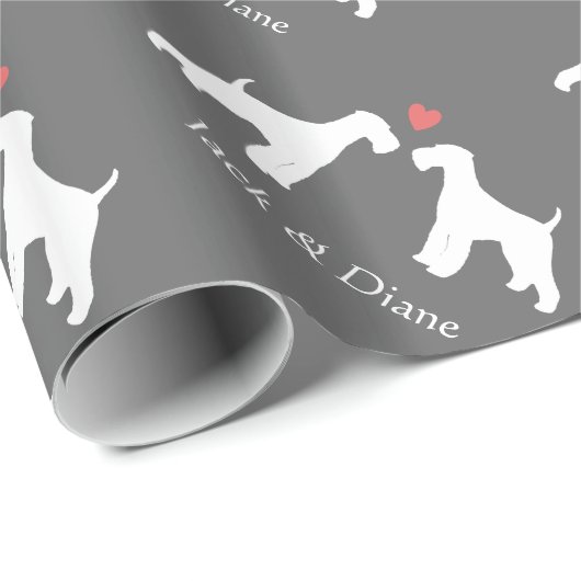Airedale Terriers Hochzeit mit benutzerdefiniertem Geschenkpapier (Rolleneckpunkt)
