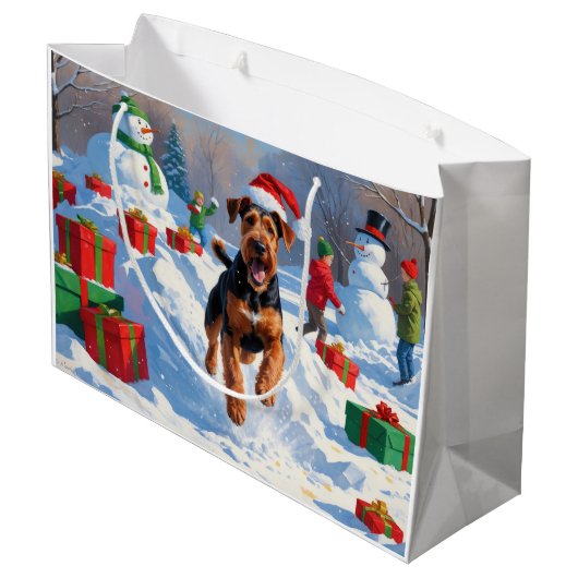 Airedale Weihnachtsfest Schneeszene Große Geschenktüte (Rückseite Schrägansicht)