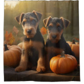 Airedale Welpe Herbst Kürbis Duschvorhang (Vorderseite)