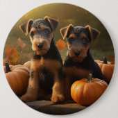 Airedale-Welpe Herbstfreude Kürbis Button (Vorderseite)