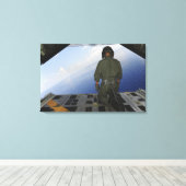 Airman beobachtet den Golf von Mexiko Leinwanddruck (Insitu (Holzboden))