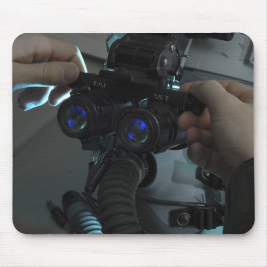 Airman passt die Augenspäne an Mousepad (Vorne)