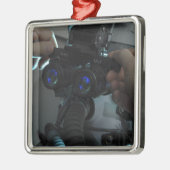 Airman passt die Augenspäne an Silbernes Ornament (Links)