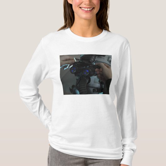 Airman passt die Augenspäne an T-Shirt (Vorderseite)