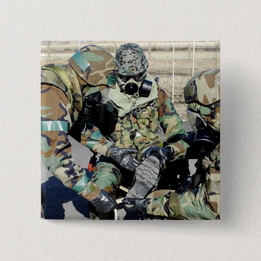 Airmen unterstützen einen Armeesoldaten der Republ Button (Vorderseite)