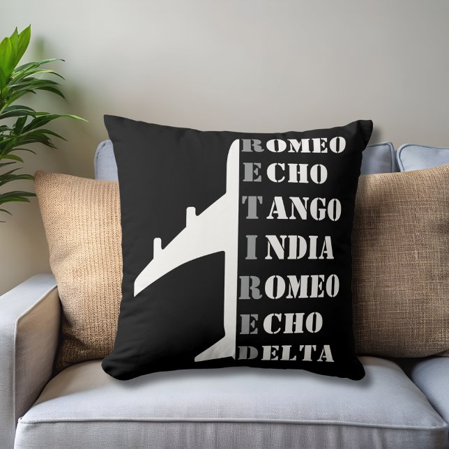 Airplane Retired Nato Phonetic Alphabet Aviation Kissen (Von Creator hochgeladen)